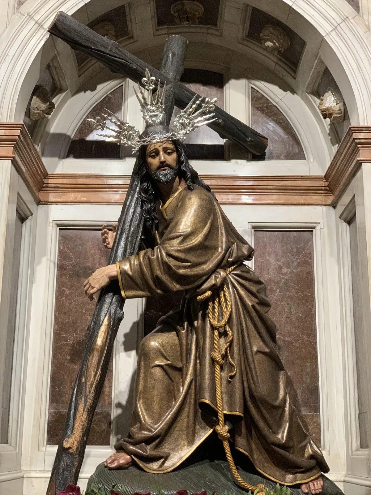 Cristo de la Corona, imagen devocional de la Hermandad y Cofradía sevillana